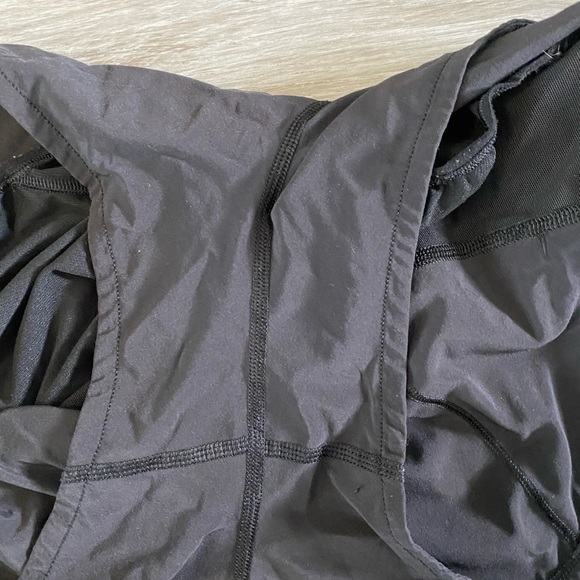 Lululemon speed up shorts 2.5 - Picture 10 of 10